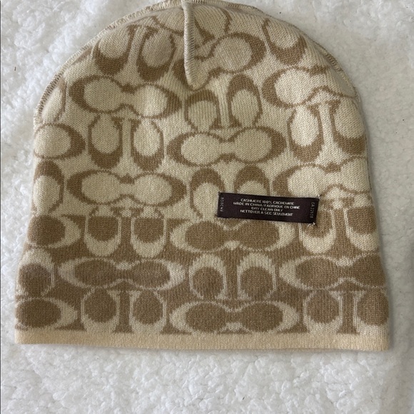 Coach Brown and Cream Logo Beanie cashmere - Picture 4 of 6